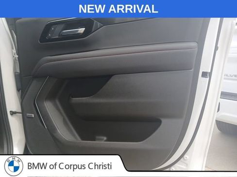 Used 2025 Chevrolet Suburban RST w/ Comfort Package AWD/4WD image 11
