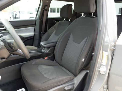 Used 2023 Jeep Compass Sport AWD/4WD image 13