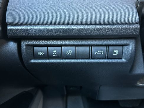 Used 2025 Toyota Camry LE w/ Convenience Package image 26