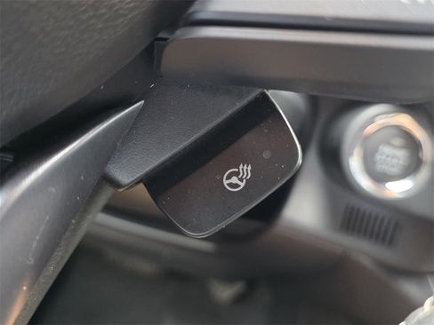 Used 2025 Subaru Forester Limited image 29