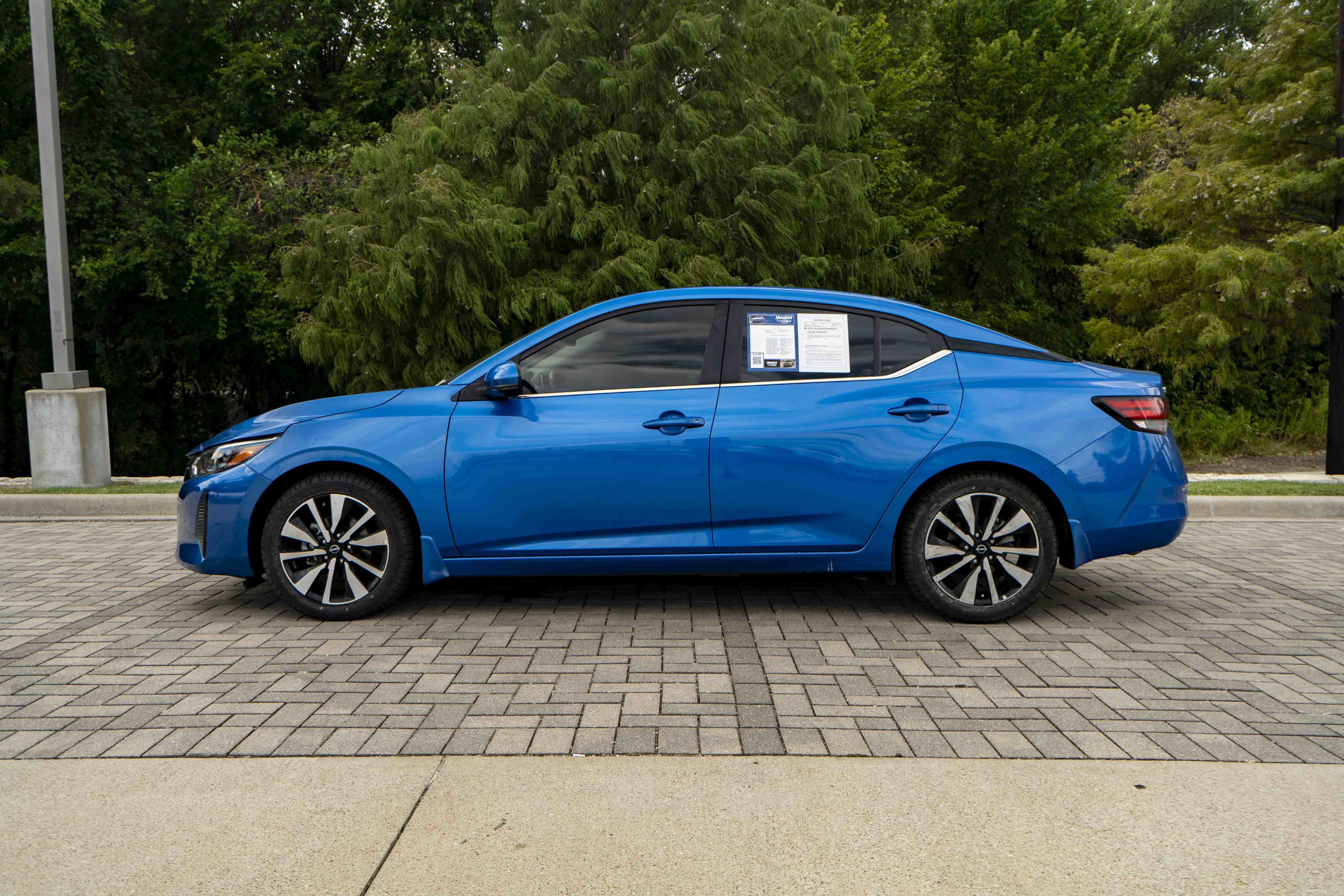 Used 2024 Nissan Sentra SV w/ SV Premium Package FWD image 6