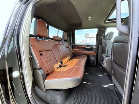 Used 2025 GMC Sierra 2500 Denali Ultimate image 18