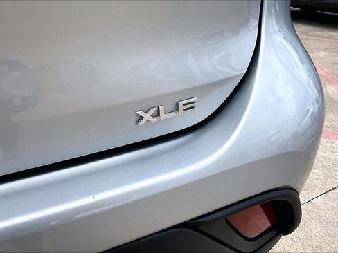 Used 2022 Toyota Highlander XLE FWD image 10