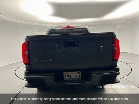 Used 2022 Chevrolet Colorado LT w/ LT Convenience Package image 4