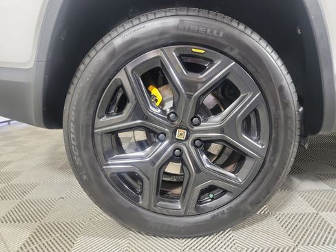 Used 2024 Rivian R1S Adventure AWD/4WD image 14