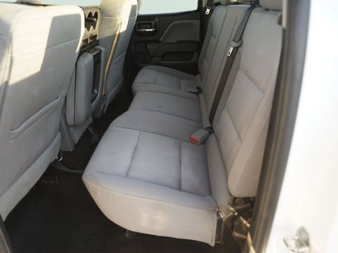 Used 2018 Chevrolet Silverado 1500 Custom w/ Custom Value Package RWD image 12
