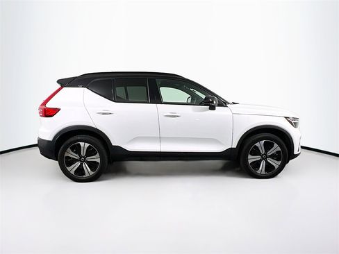 Used 2023 Volvo XC40 Recharge Core image 8