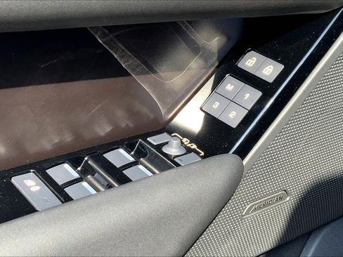 New 2026 Land Rover Range Rover Velar Dynamic SE image 21