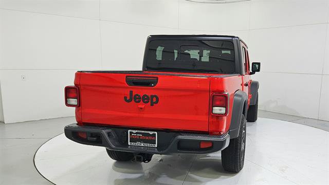Used 2024 Jeep Gladiator Sport AWD/4WD image 7