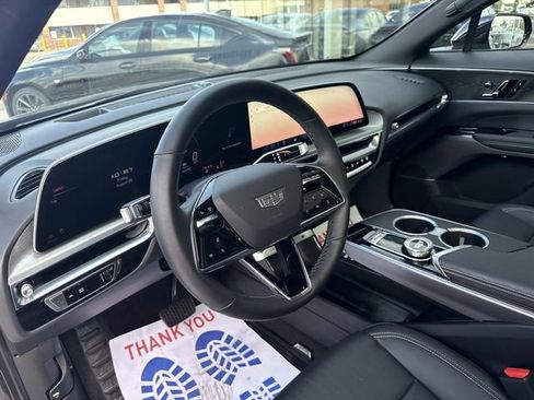 Used 2024 Cadillac Lyriq Luxury AWD/4WD image 17