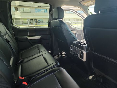 Used 2021 Ford F250 Lariat w/ Lariat Ultimate Package AWD/4WD image 23