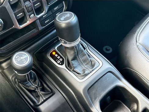 Used 2022 Jeep Wrangler Unlimited Sahara w/ Dual Top Group image 18