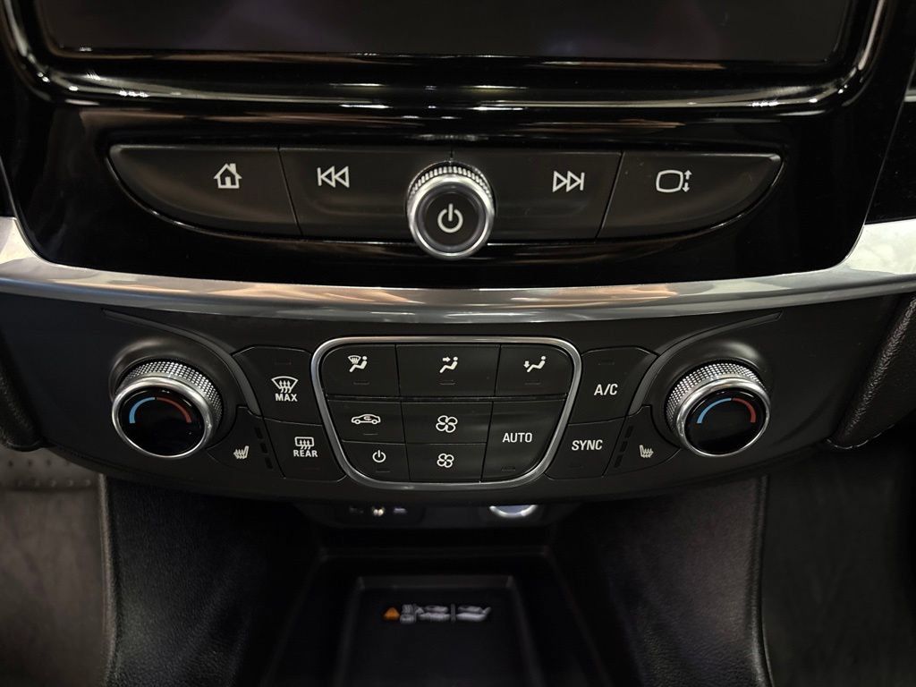 Used 2023 Chevrolet Traverse LT AWD/4WD image 21