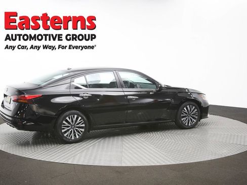 Used 2023 Nissan Altima 2.5 SV FWD image 42