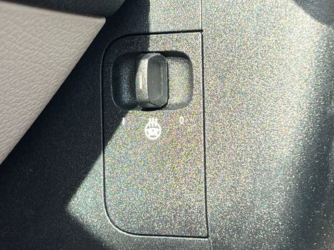 Certified 2022 Mercedes-Benz GLB 250 GLB 250 image 35