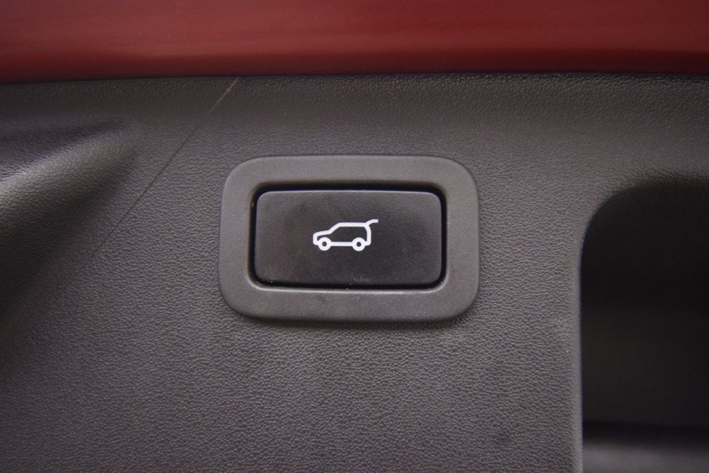Used 2019 Land Rover Discovery Sport HSE AWD/4WD image 26