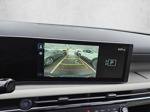 Certified 2025 Hyundai Tucson SE image 18