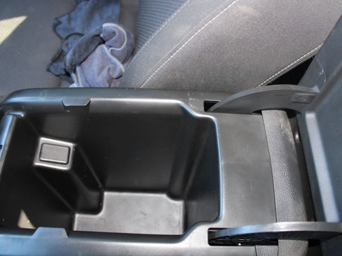 Used 2021 Chevrolet Colorado LT w/ Fleet Safety Package RWD image 29