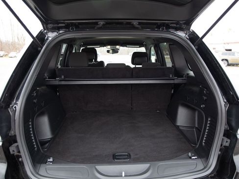 Used 2021 Jeep Grand Cherokee Laredo image 24