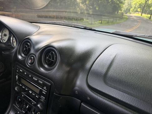 Used 2001 MAZDA MX-5 Miata RWD image 40