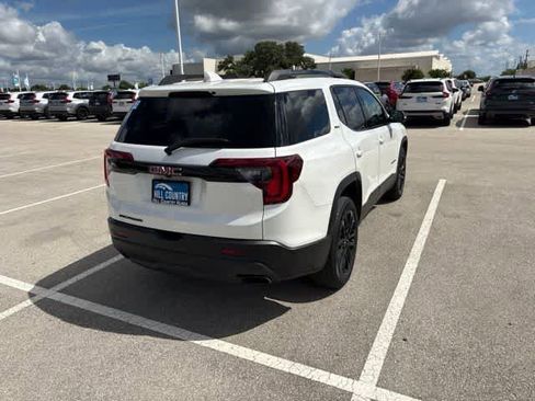 Used 2023 GMC Acadia SLT w/ Elevation Edition FWD image 5