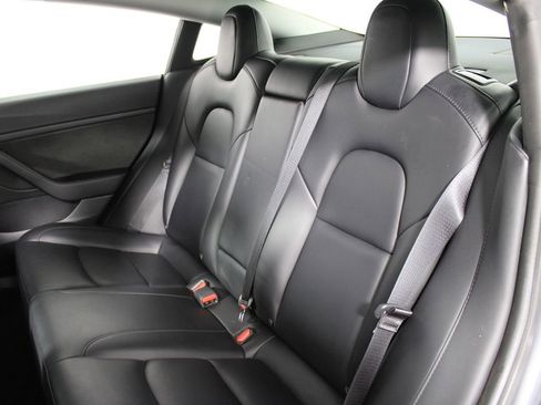 Used 2021 Tesla Model 3 Standard Range Plus image 23