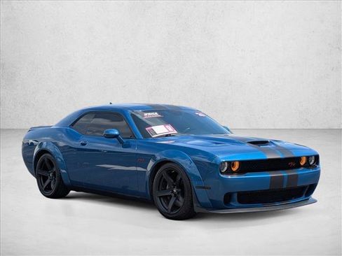Used 2020 Dodge Challenger R/T Scat Pack RWD image 3