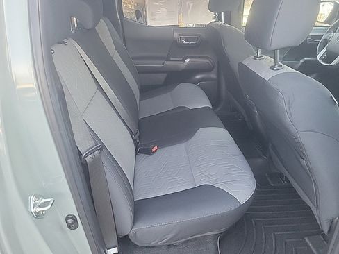 Used 2022 Toyota Tacoma TRD Off-Road image 26