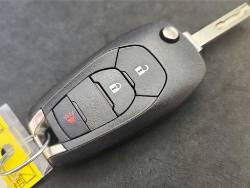 Used 2020 Chevrolet Trax LS w/ Tint and Cruise Package FWD image 21