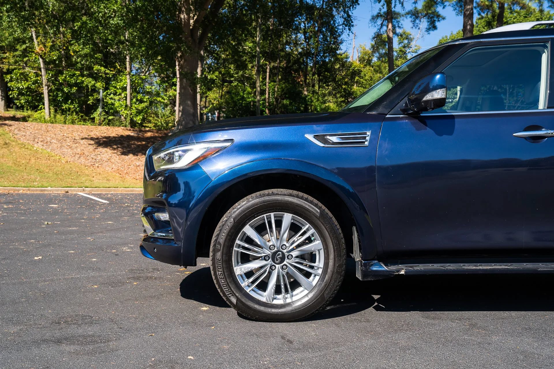 Used 2019 INFINITI QX80 Luxe w/ Proassist Package AWD/4WD image 3