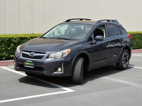 Used 2017 Subaru Crosstrek 2.0i Limited image 6