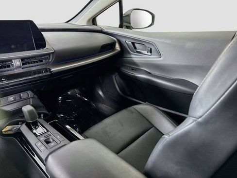 Certified 2025 Toyota Prius XLE FWD image 24