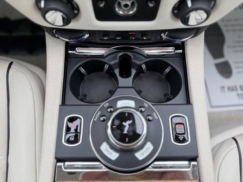 Used 2015 Rolls-Royce Wraith RWD image 37