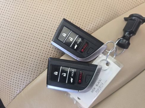 Used 2023 Acura MDX SH-AWD w/ Technology Package image 30