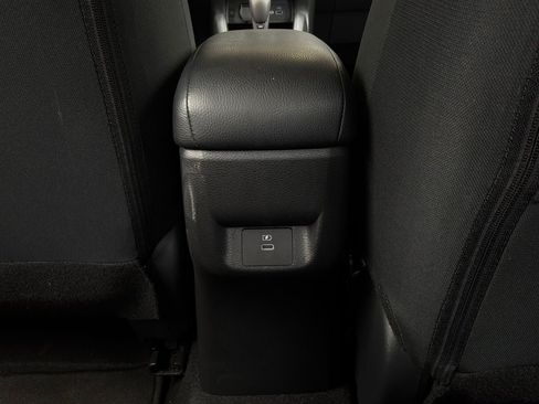 Used 2025 Nissan Versa SV FWD image 12