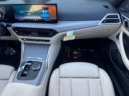 Used 2025 BMW i4 eDrive40 w/ Premium Package RWD image 29