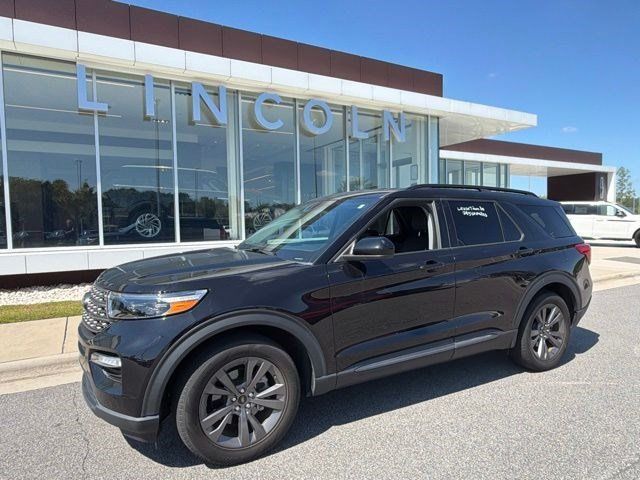 Used 2023 Ford Explorer XLT w/ Equipment Group 202A RWD image 1