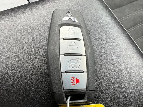 Used 2025 Mitsubishi Outlander SE AWD/4WD image 43
