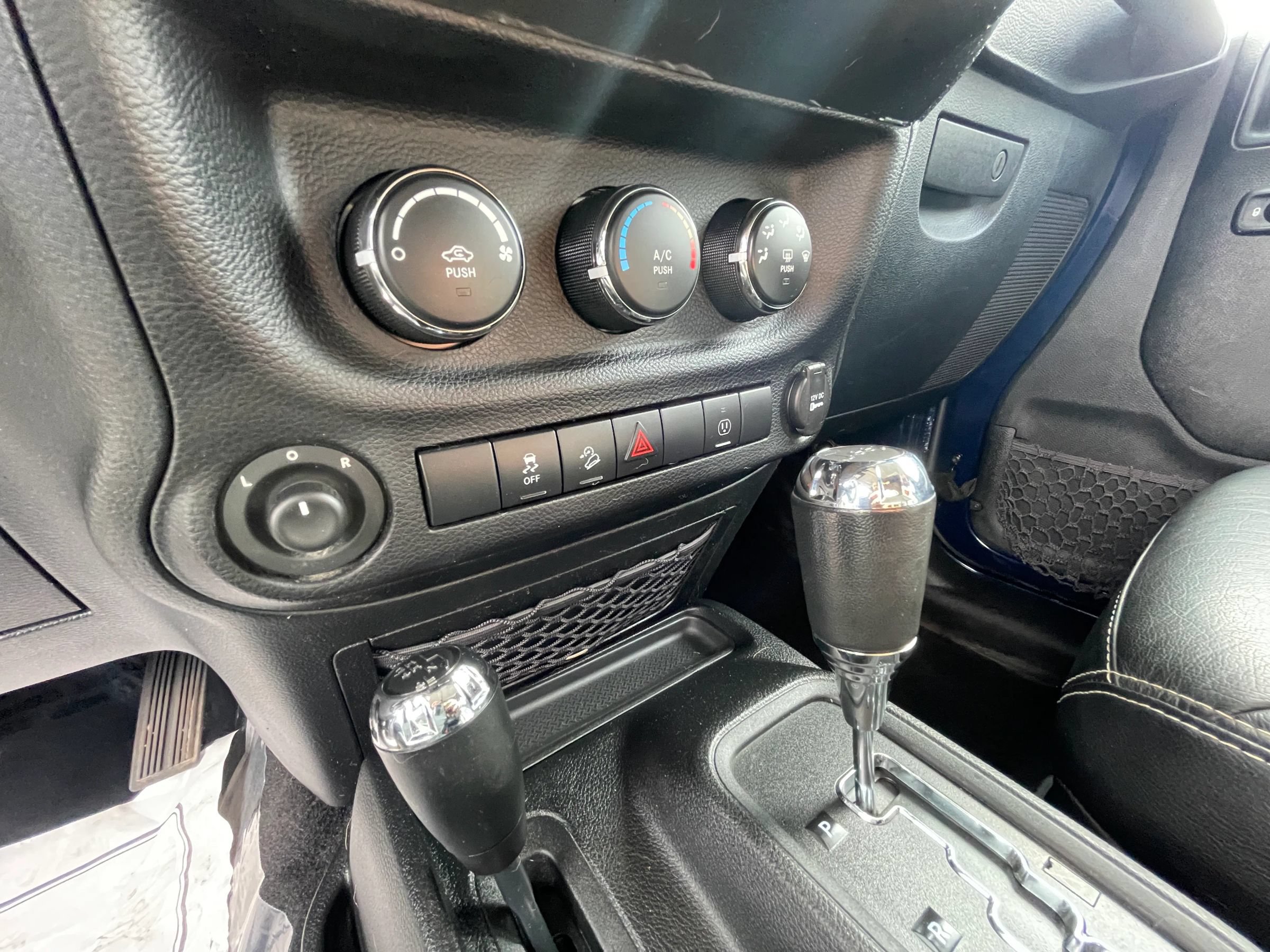 Used 2013 Jeep Wrangler Rubicon w/ Dual Top Group AWD/4WD image 15