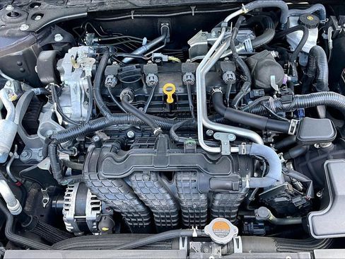 Used 2025 Nissan Altima 2.5 SV FWD image 29