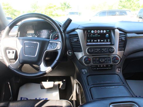 Used 2017 GMC Yukon XL Denali w/ Open Road Package AWD/4WD image 25