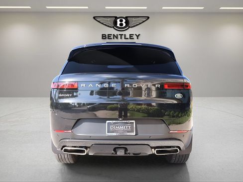 Used 2023 Land Rover Range Rover Sport SE AWD/4WD image 4