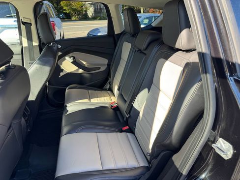 Used 2019 Ford Escape SEL image 22