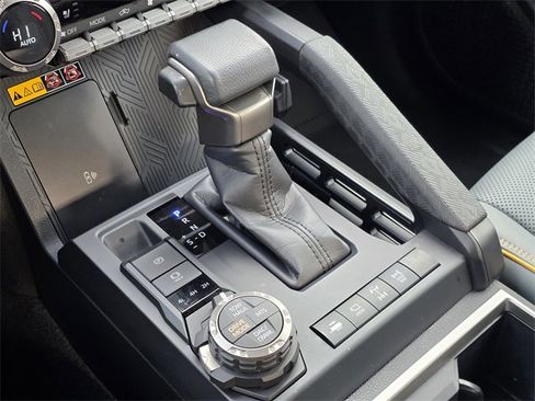 Certified 2025 Toyota Tacoma 4x4 Double Cab Hybrid image 18