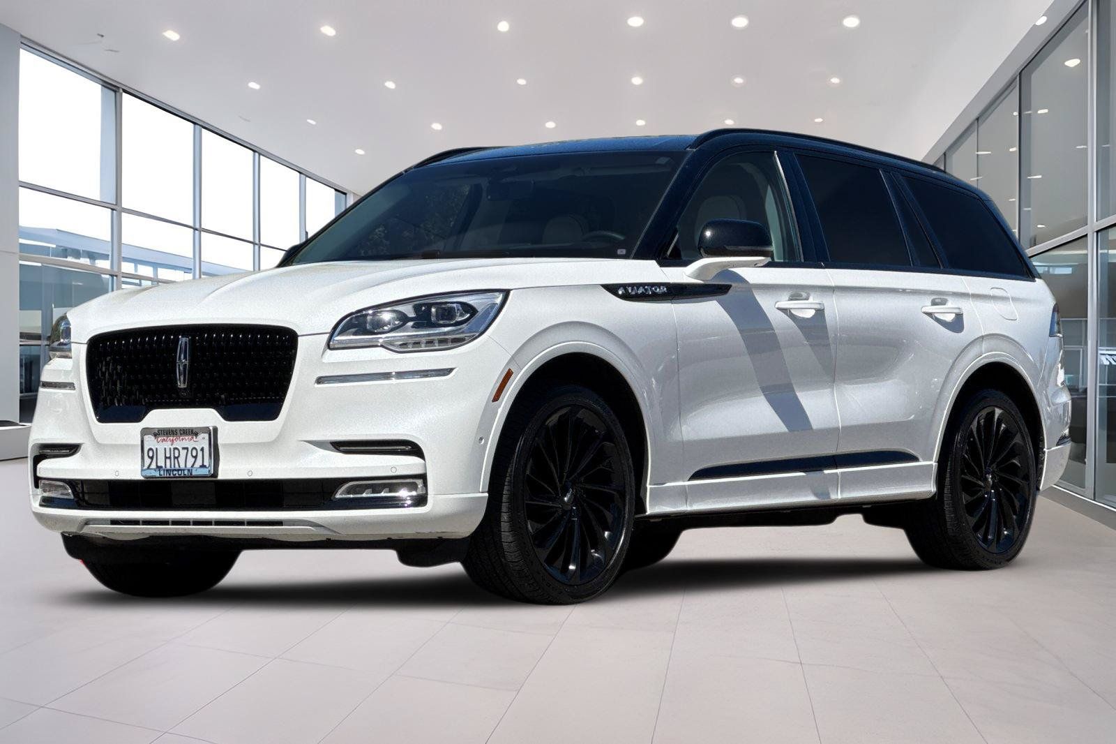 Certified 2023 Lincoln Aviator Black Label AWD/4WD image 8