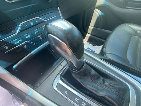 Used 2015 Ford Edge SEL w/ Equipment Group 201A AWD/4WD image 18