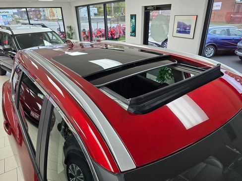 Used 2023 Nissan Rogue SV w/ SV Premium B Package image 11