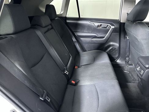 Used 2022 Toyota RAV4 LE AWD/4WD image 27