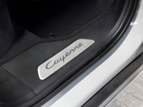 Used 2023 Porsche Cayenne Coupe AWD/4WD image 84