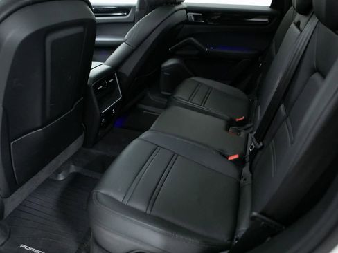 Certified 2022 Porsche Cayenne image 26